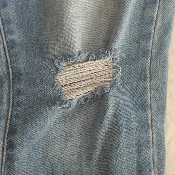 KanCan 28 Distressed Crop Jean - Picture 5 of 9